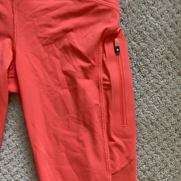 Lululemon crop pants - Picture 2 of 6
